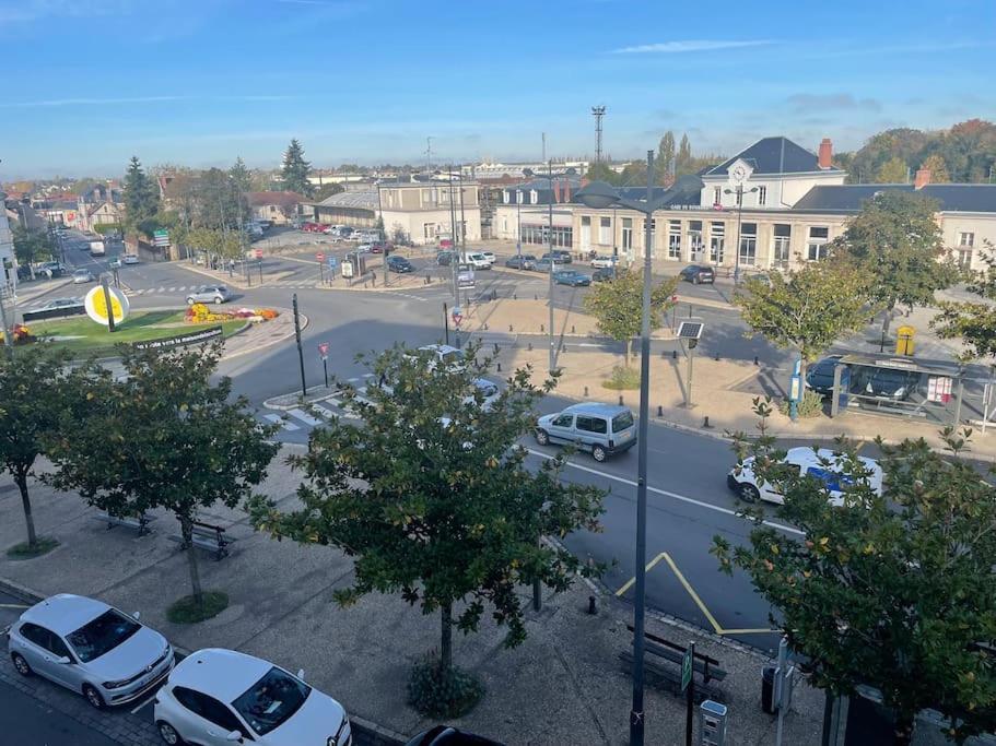 T2 4 Pers Face Gare Sncf Appart Hotel Le Cygne 6 Bourges Exterior photo